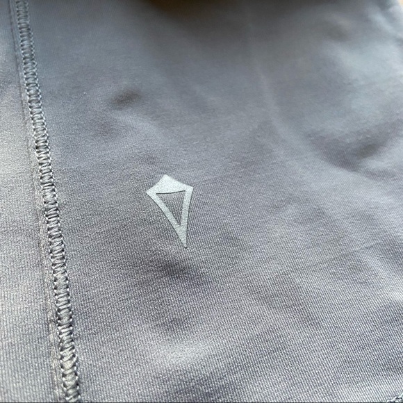 Lululemon girls ivivva size 12 capris - Picture 6 of 8